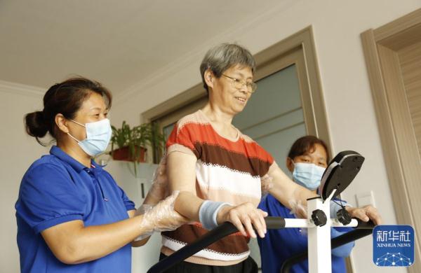 河北邢台:居家护理提高老人生活质量
